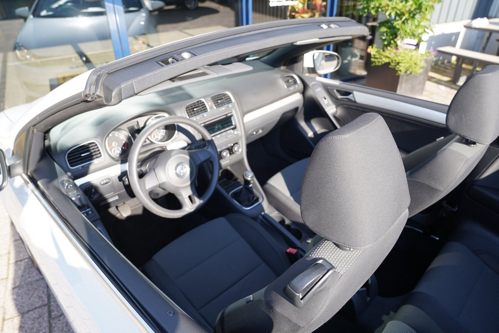 57041685-2.jpg